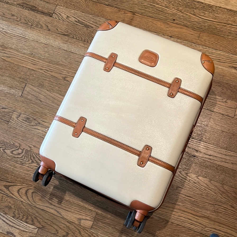 Bric’s Carry On Spinner 21”